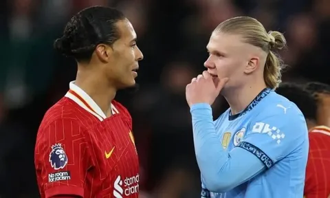 Carragher: Dừng tranh cãi, Van Dijk là trung vệ hay nhất Premier League