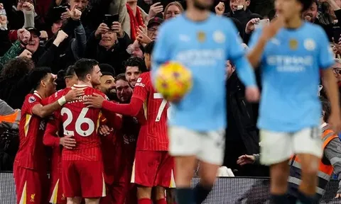 Liverpool vờn Man City chóng mặt, cho thấy sự 'out trình' tại Premier League