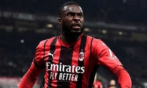 Quyết định của AC Milan mở ra cuộc chiến Premier League trên TTCN