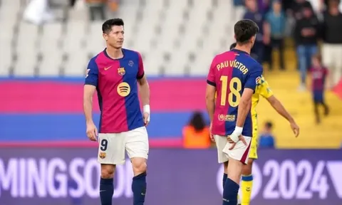 Barcelona loạng choạng: Flick tổ chức họp khẩn, Lewandowski nhận cảnh báo