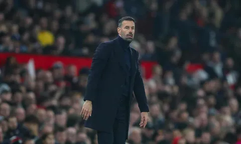 Nửa năm Ruud van Nistelrooy ở Anh: Từ Old Trafford đên sân King Power