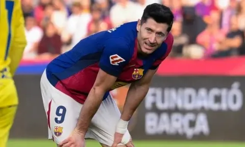 Tuần trăng mật của Barcelona và Hansi Flick tan vỡ thế nào?