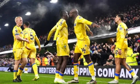 Crystal Palace thắng trận cầu ''6 điểm'' trước Ipswich