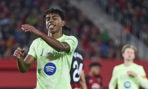 Lamine Yamal cung cấp 'oxy' cho Barcelona