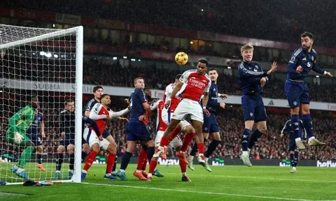 Mất bóng 7 lần, 0 cú sút - Cầu thủ MU như kẻ học việc trước Arsenal
