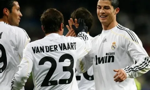 Ronaldo đáp trả hài hước khi đồng đội cũ nhắc về việc 'khỏa thân'