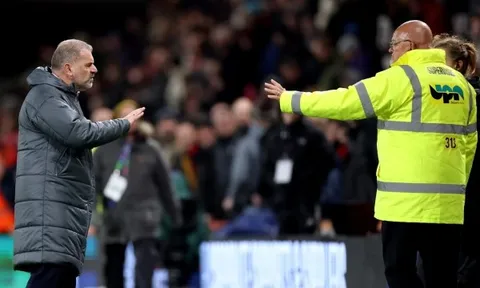 Postecoglou phản ứng thế nào khi bị cổ động viên Tottenham chỉ trích?
