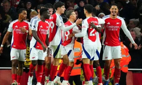 Trận Fulham vs Arsenal vẫn diễn ra bất chấp bão Darragh
