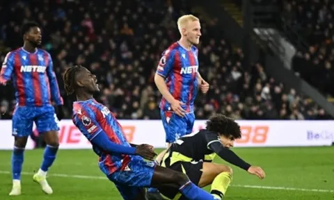 5 điểm nhấn Crystal Palace 2-2 Man City: Chiếc thẻ đỏ tai hại; Báo động cho 'The Citizens'
