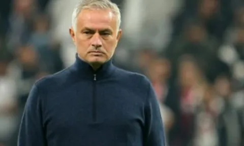 Jose Mourinho mỉa mai trọng tài sau trận thua của Fenerbahce