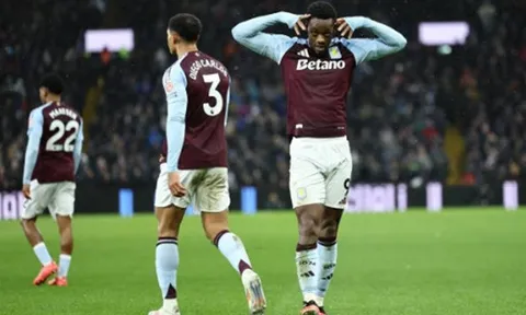 Ba điểm quý giá, Villa rút ngắn cách biệt với Man City
