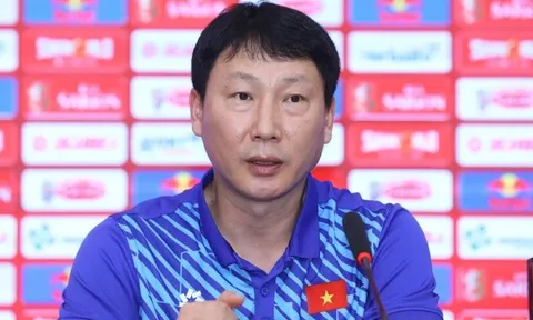 HLV Kim Sang-sik nói lý do tuyển Việt Nam chật vật trước Lào