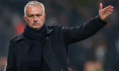 Mourinho xát muối vào CĐV Millwall
