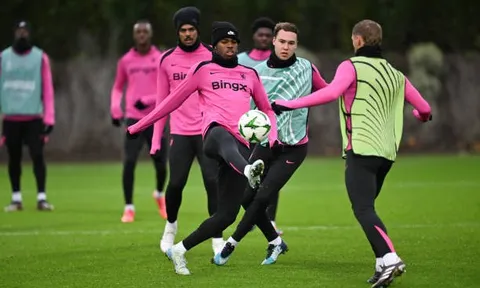 5 điểm đáng chú ý trong buổi tập của Chelsea: Maresca họp riêng Neto; Palmer - Cucurella bị 'hội đồng'
