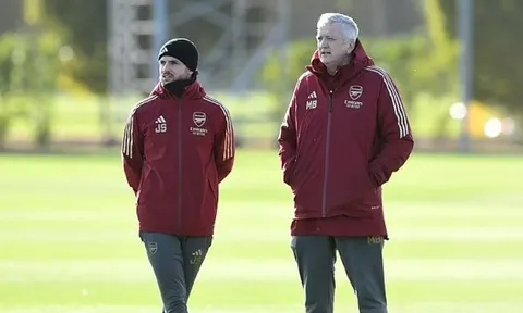 Arsenal "dậy sóng" vì cáo buộc chống Do Thái của nhân viên học viện