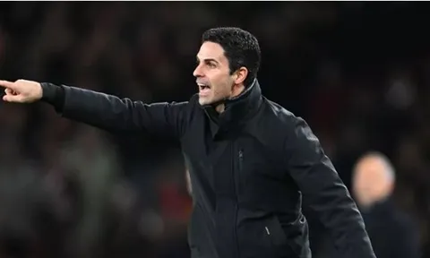 Arteta nổi nóng, quát tháo học trò ngay trên sân