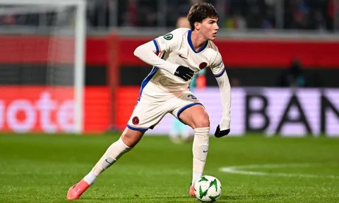Chelsea chuẩn bị chia tay cầu thủ đầu tiên trong tháng Giêng