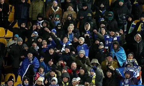 Chelsea khiến fan ''ấm lòng'' sau hành trình hơn 3000 dặm