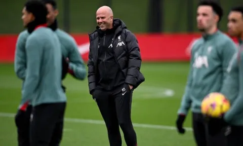 Liverpool vung 91 triệu bảng, hoàn tất 'bom tấn kép' vào tháng Giêng