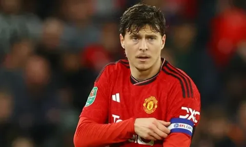 Lindelof muốn đi, Van Nistelrooy muốn đón: Thương vụ tốt cho cả 3 bên