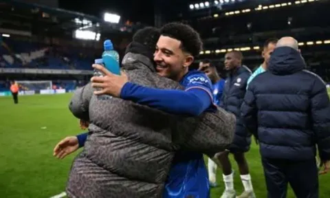 Chelsea thực hiện "thương vụ tốt nhất mọi thời đại" từ Man Utd?