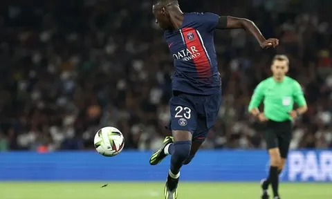 Ngôi sao PSG khơi mào cuộc chiến Premier League
