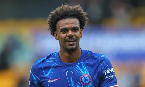 Hậu vệ 21 tuổi chuẩn bị cho 90 phút quan trọng nhất sự nghiệp tại Chelsea sau thẻ đỏ của Cucurella