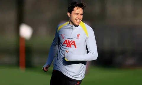 Liverpool đấu Southampton, Arne Slot xác nhận trao cơ hội cho Chiesa