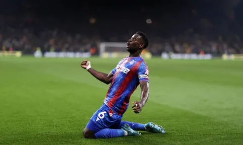 Liverpool tranh trung vệ Premier League giá 70 triệu bảng với Chelsea