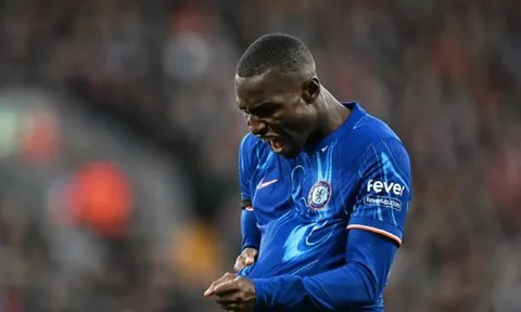 Tiền đạo 'thực thụ' của Chelsea nhận lời khuyên từ Thierry Henry