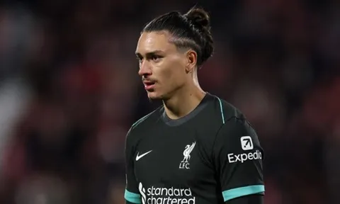 2 trợ lý HLV Liverpool tức giận với Darwin Nunez
