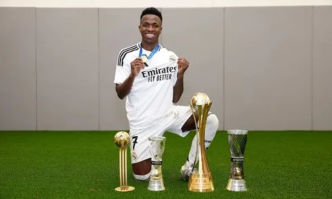 Vinicius Junior giành 4 danh hiệu sau 1 trận đấu