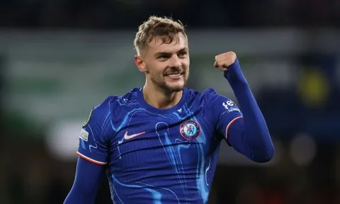 Đồng đội ở Chelsea ngả mũ trước Marc Guiu