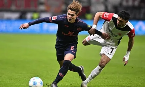 10 người của Mainz thắng kinh ngạc Eintracht Frankfurt tại Bundesliga