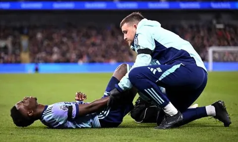 Arsenal sẽ xoay sở ra sao khi thiếu Bukayo Saka?
