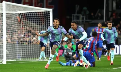 Điều Liverpool trội hơn Arsenal trong cuộc đua vô địch