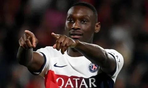 Man Utd nhắm Kolo Muani: Bước đi chiến lược để cứu vãn mùa giải?