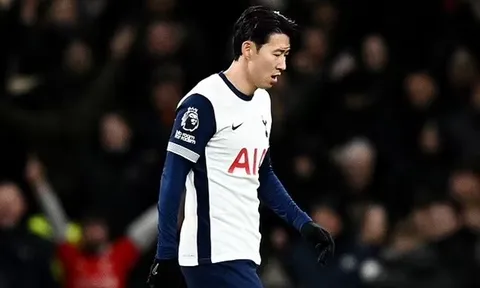 Nhận rổ bàn thua trước Liverpool, CĐV Tottenham phẫn nộ với Postecoglou