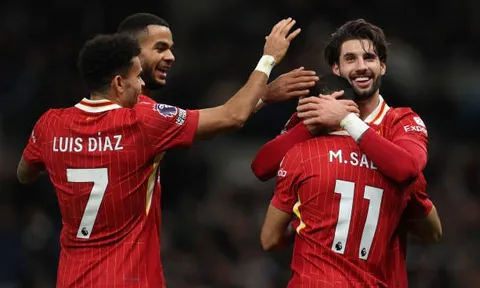 Salah bùng nổ, Liverpool vùi dập Tottenham trong trận cầu 9 bàn