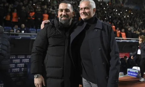 Fenerbahce báo tin vui về sức khỏe Mourinho, tặng 'quà lớn' chất lừ từ Al Nassr
