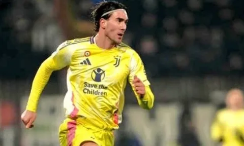 Arsenal nhận báo giá 'hời' cho Vlahovic
