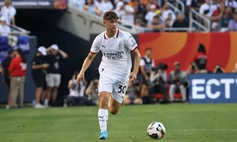 Thần đồng AC Milan khiến Tottenham - MU tranh đấu