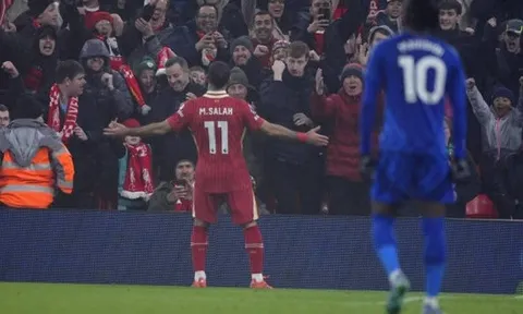 Không chỉ có Salah, Liverpool bay cao nhờ sức mạnh tập thể