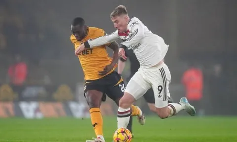 Man Utd thua Wolves, Michael Owen chỉ ra vấn đề hàng công