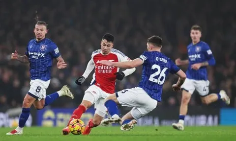 Martinelli không thể thay Saka, và Arsenal cần phải hành động