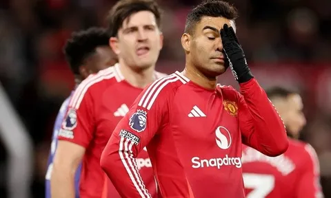 Casemiro cân nhắc rời Man Utd, có thể làm đồng đội của Ronaldo