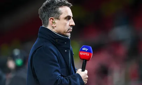 Gary Neville "tuyệt vọng" với đội hình của Man United