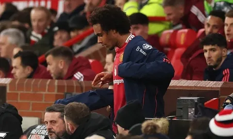 Người thắng kẻ thua sau trận Man Utd 0-2 Newcastle
