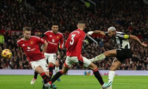 "Tôi đã ở Old Trafford 5 năm rưỡi và gặp nhiều khó khăn"