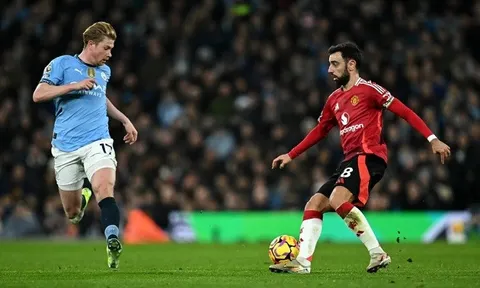 Chelsea sở hữu tiền vệ chuyền dài đẳng cấp, bỏ xa Fernandes và De Bruyne